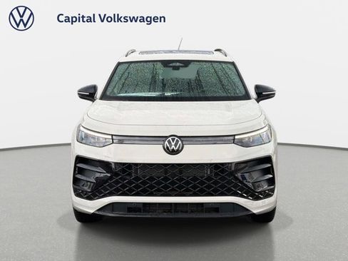 New 2026 Volkswagen Tiguan SE R-Line FWD image 2