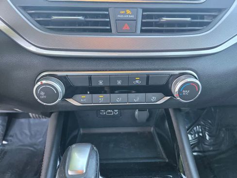 Used 2024 Nissan Altima 2.5 SR FWD image 14