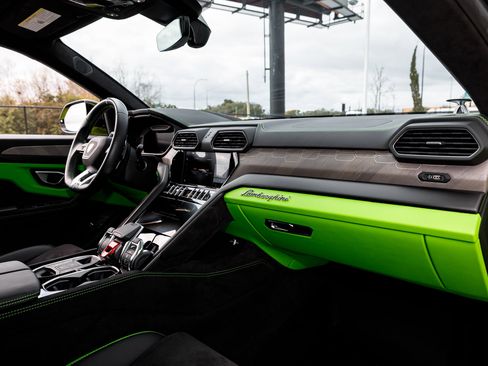 Used 2023 Lamborghini Urus S image 28