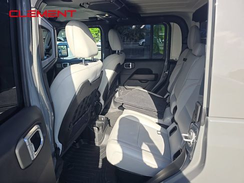 Used 2021 Jeep Gladiator Mojave AWD/4WD image 4