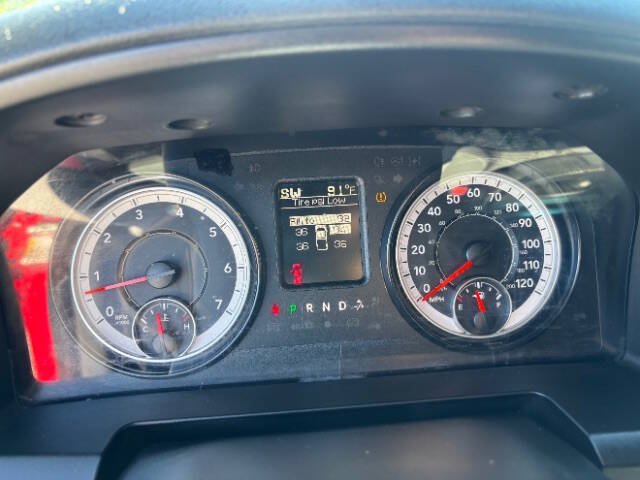 Used 2022 RAM 1500 Warlock AWD/4WD image 16