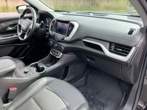 Used 2024 GMC Terrain SLT w/ Elevation Edition AWD/4WD image 28