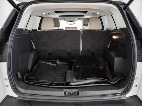 Used 2018 Ford Escape Titanium w/ Ford Safe & Smart Package image 9