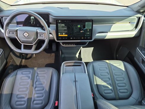 Used 2025 Rivian R1S Adventure Dual AWD/4WD image 28