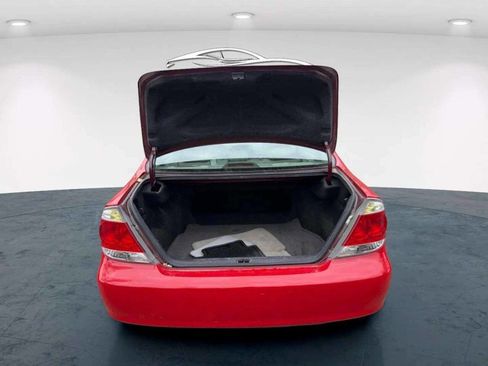 Used 2005 Toyota Camry image 16