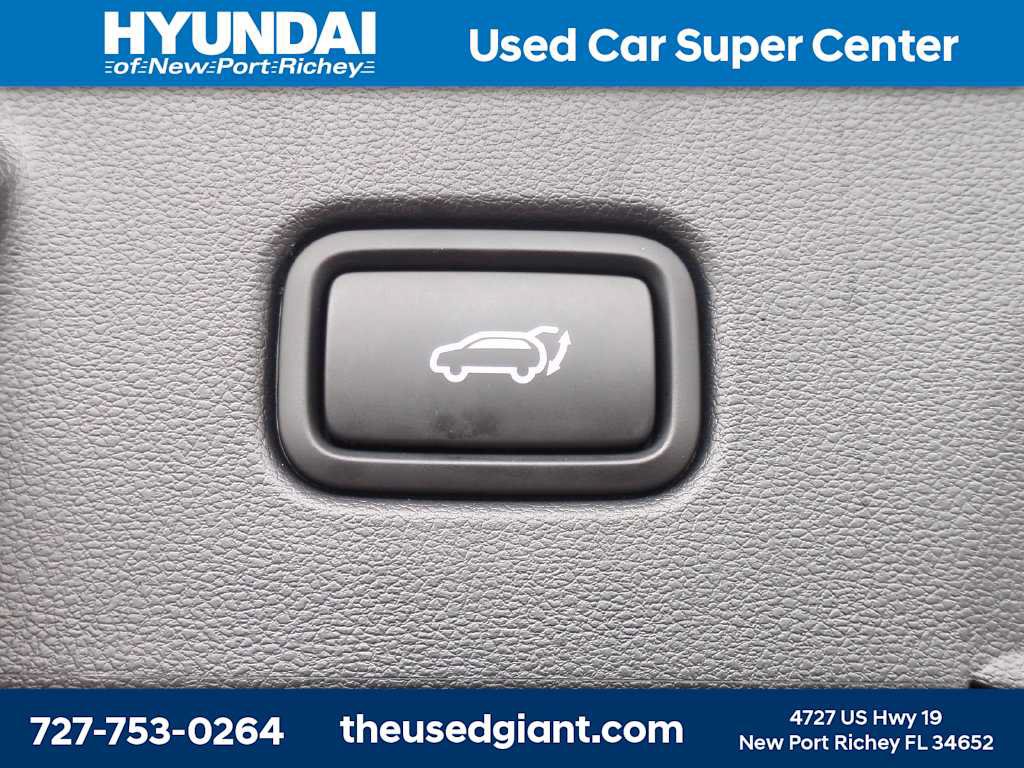 Used 2025 Hyundai Tucson Limited FWD image 13