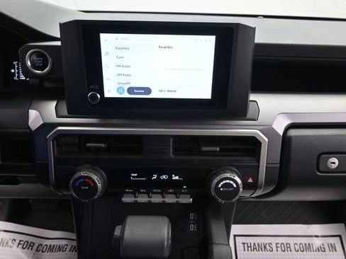 Used 2025 Toyota 4Runner SR5 AWD/4WD image 17