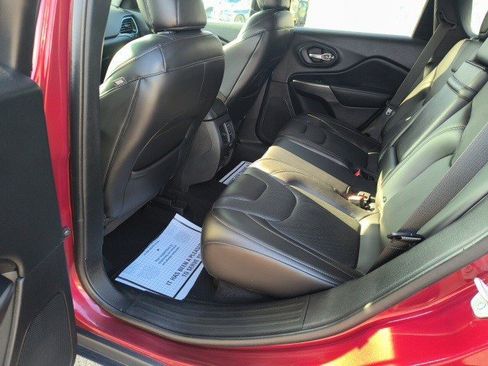 Used 2019 Jeep Cherokee Limited image 13