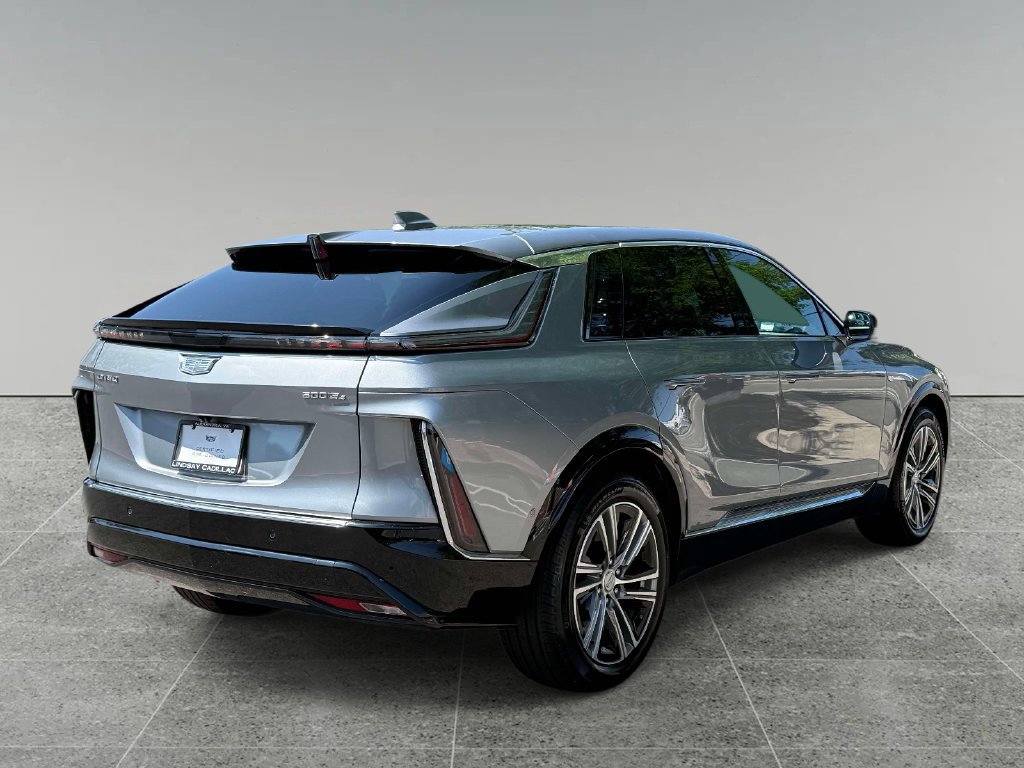 Certified 2024 Cadillac Lyriq Luxury AWD/4WD image 10
