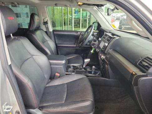 Used 2018 Toyota 4Runner TRD Off-Road Premium image 32