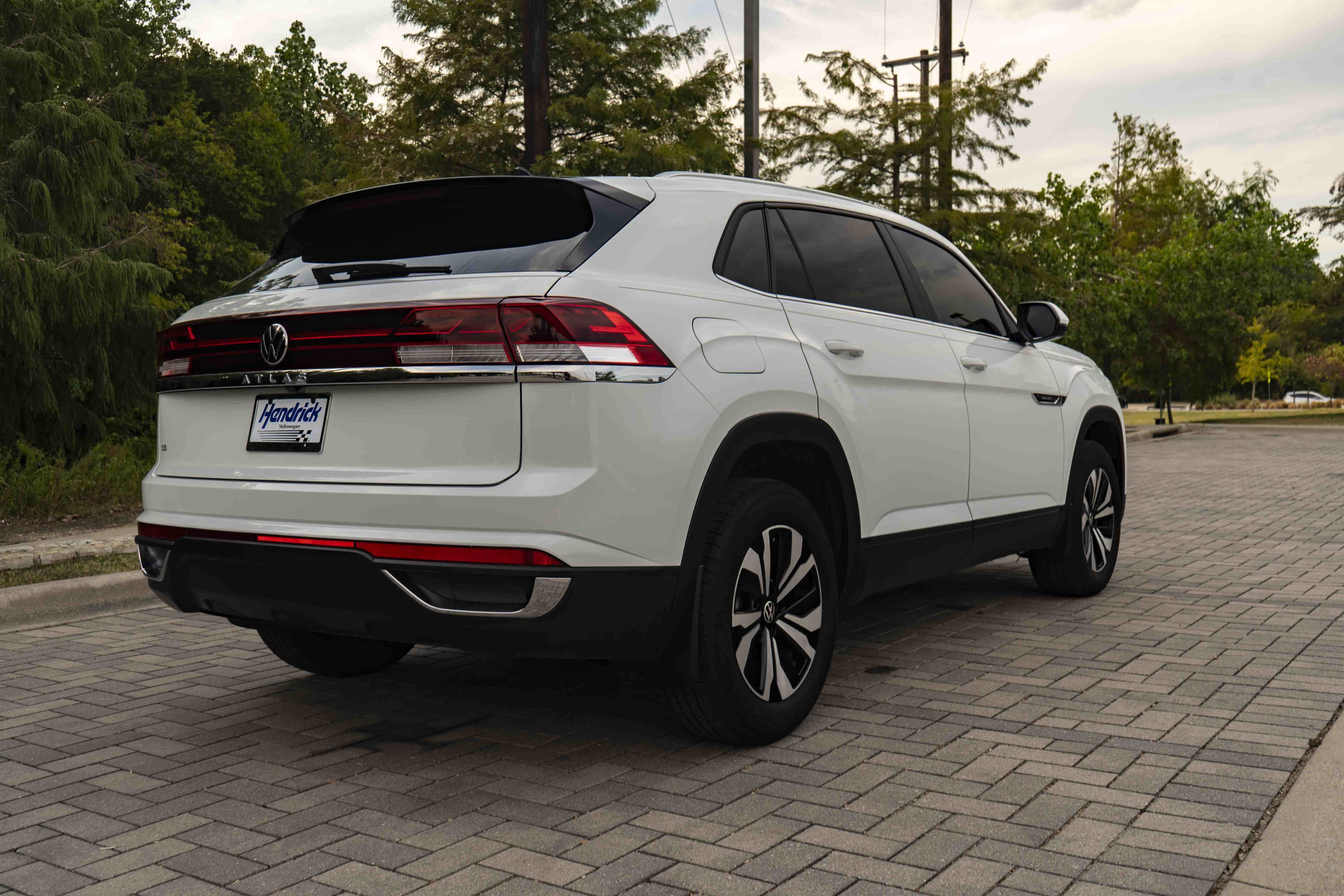 Certified 2024 Volkswagen Atlas Cross Sport SE FWD image 7