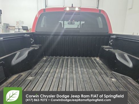 Used 2017 Toyota Tacoma Limited image 30