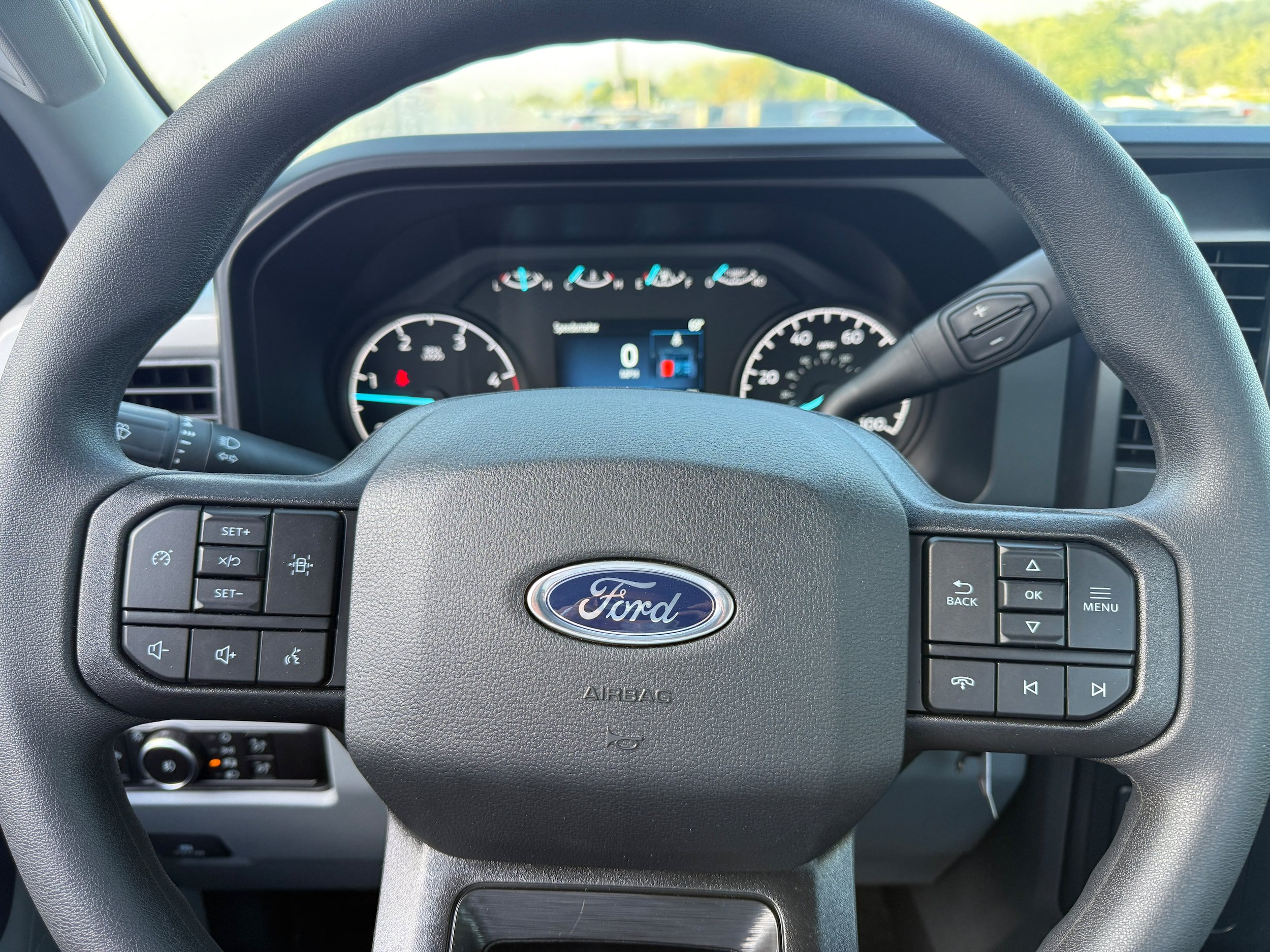 New 2025 Ford F350 4x4 Regular Cab DRW Super Duty image 15