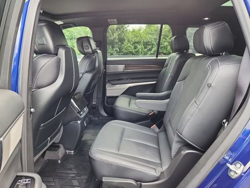 Used 2026 Cadillac Vistiq Sport AWD/4WD image 28