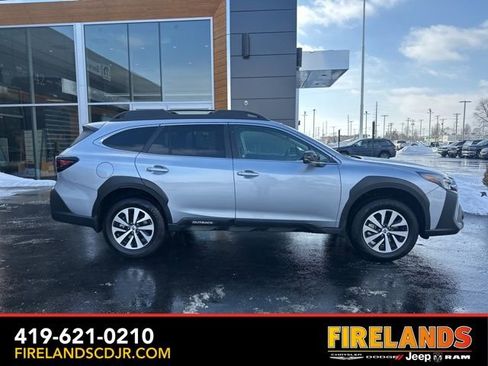 Used 2025 Subaru Outback Premium w/ Popular Package #1A image 19