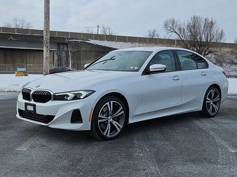 Used 2023 BMW 330i xDrive Sedan w/ Driving Assistance Package image 3