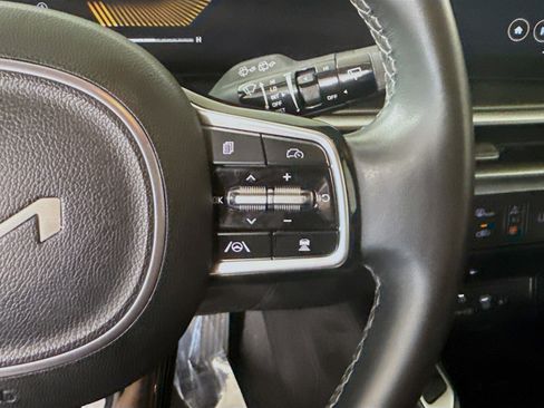 Used 2024 Kia Sorento S image 15