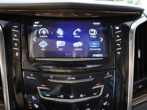 Used 2017 Cadillac Escalade Luxury AWD/4WD image 15