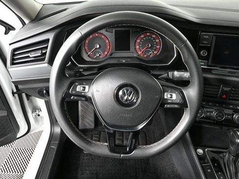 Used 2021 Volkswagen Jetta SE image 8