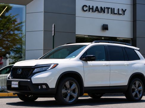 Used 2019 Honda Passport Touring image 1
