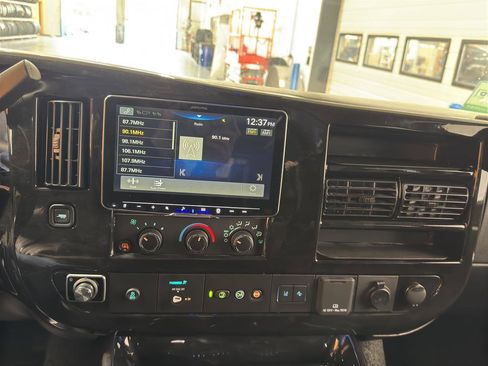 New 2025 GMC Savana 2500 Extended w/ Driver Convenience Package image 30