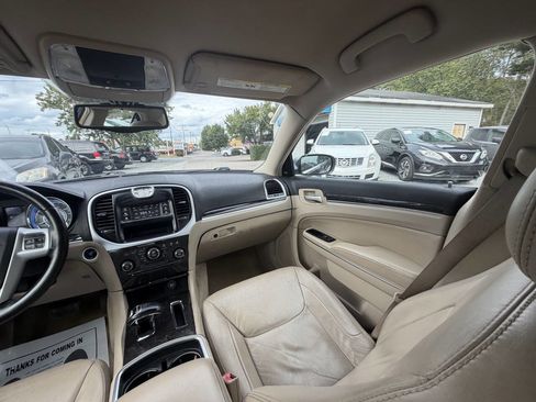 Used 2012 Chrysler 300 Limited image 20