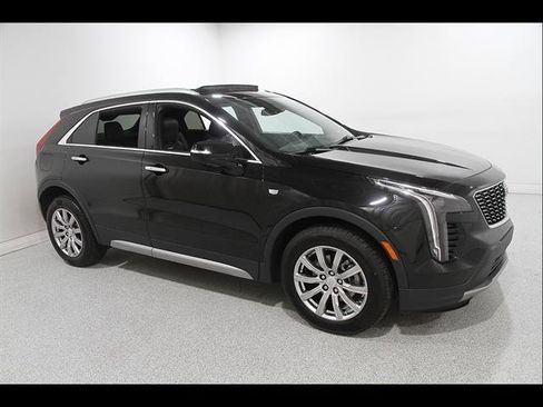 Used 2022 Cadillac XT4 Premium Luxury w/ Technology Package AWD/4WD image 1