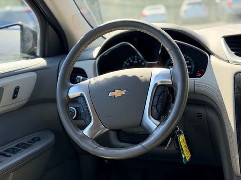 Used 2015 Chevrolet Traverse LT w/ Style and Technology Package AWD/4WD image 19