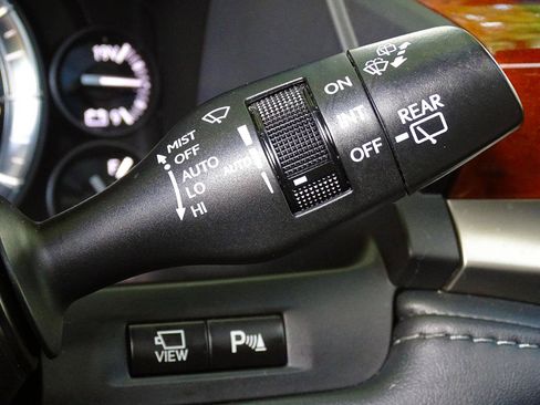 Used 2016 Lexus LX 570 4WD w/ Luxury Package image 28