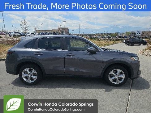 Used 2023 Honda HR-V LX image 2