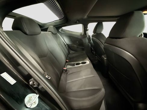 Used 2017 Hyundai Veloster Value Edition image 28