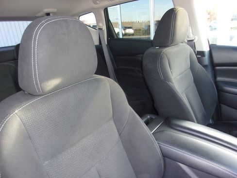 Used 2023 Nissan Murano S image 9