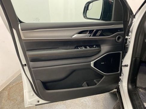 New 2026 Jeep Grand Wagoneer 4WD image 21