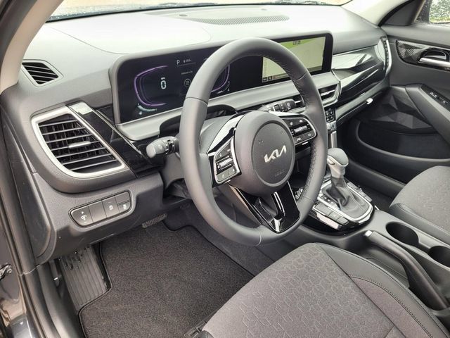 New 2026 Kia Seltos S FWD image 9