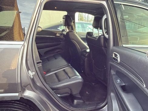 Used 2018 Jeep Grand Cherokee Limited image 25