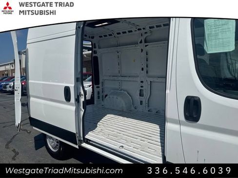 Used 2024 RAM ProMaster 2500 w/ Convenience Group FWD image 8