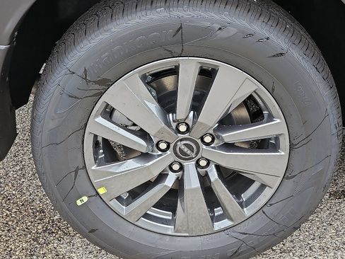 New 2025 Nissan Pathfinder S image 7