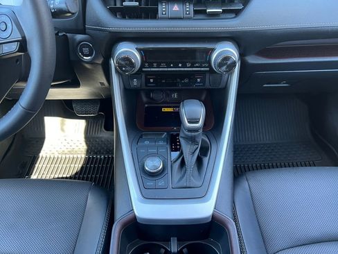 Used 2025 Toyota RAV4 Limited w/ Advanced Technology Package image 15