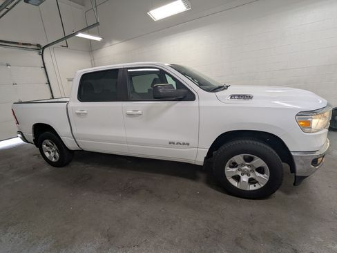 Used 2022 RAM 1500 Big Horn AWD/4WD image 3