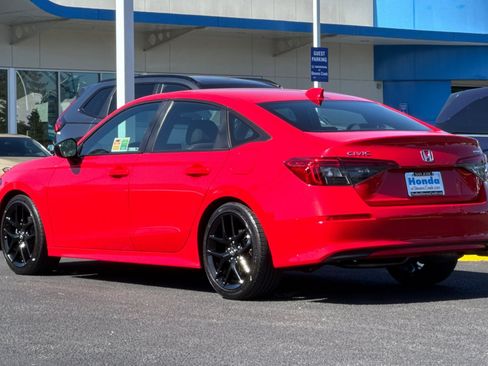 Used 2024 Honda Civic Sport image 3