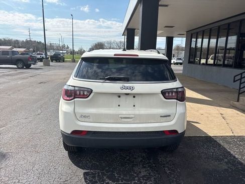 Used 2018 Jeep Compass Latitude w/ Popular Equipment Group image 9