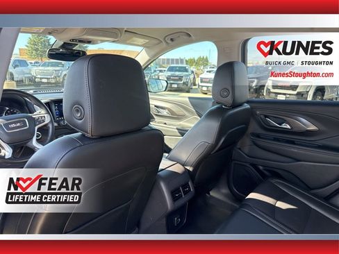 Used 2024 GMC Terrain SLT AWD/4WD image 39