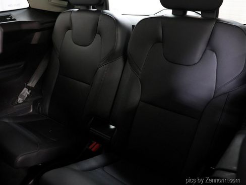 Used 2016 Volvo XC90 T6 Momentum w/ Momentum Plus Package image 14