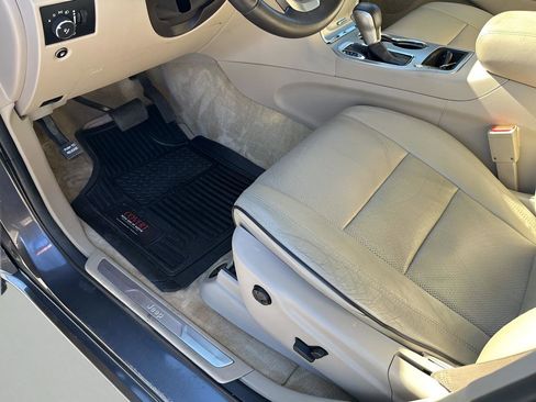 Used 2017 Jeep Grand Cherokee Overland image 27