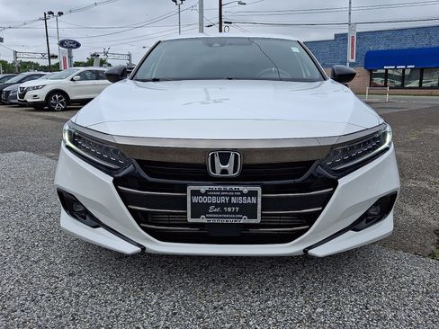 Used 2022 Honda Accord Sport image 2