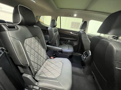 Certified 2025 Volkswagen Atlas SEL Premium R-Line image 26