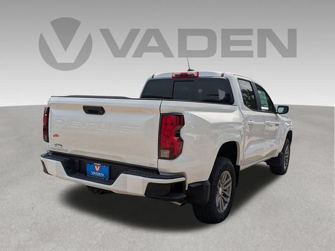 Used 2024 Chevrolet Colorado LT w/ LT Convenience Package II RWD image 21