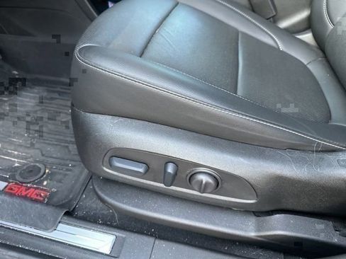 Certified 2023 GMC Acadia SLT w/ Technology Package image 29