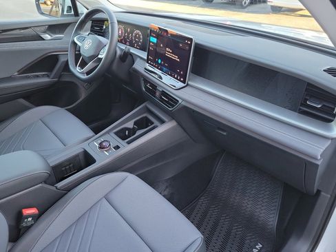 New 2026 Volkswagen Tiguan SE AWD/4WD image 28