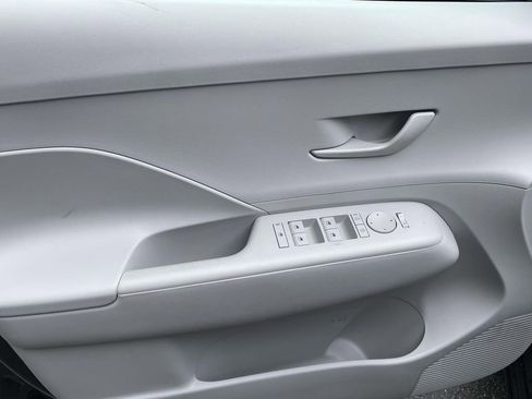 New 2026 Hyundai Kona SE image 15